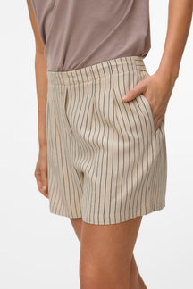 Jesmilo Shorts - Silver Lining