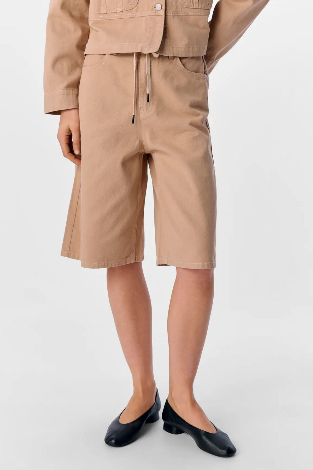 Avery Bermuda Jeans - Sandfarvet