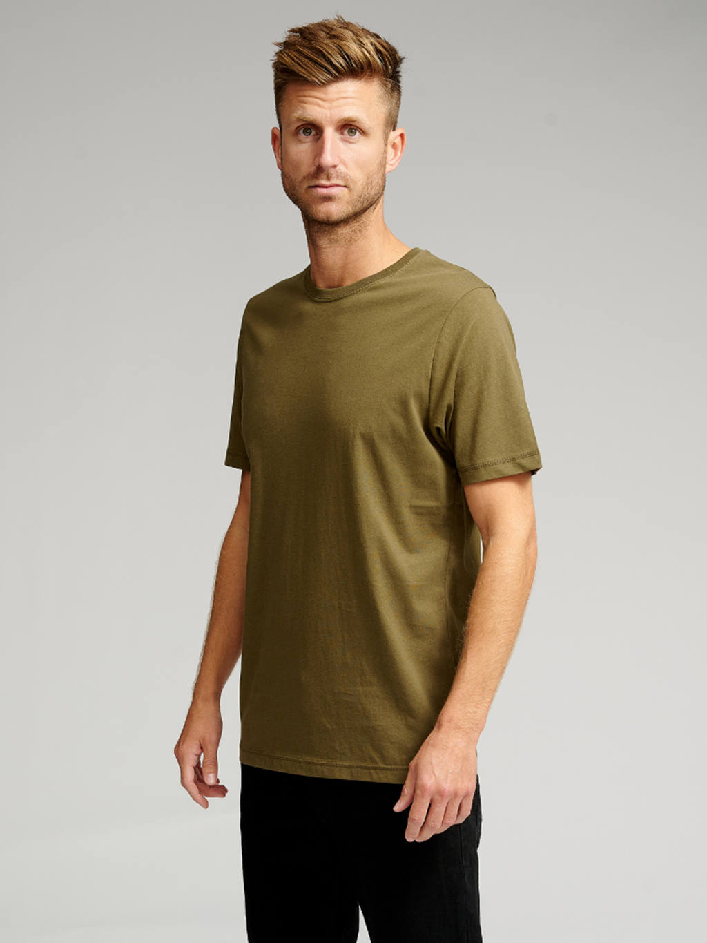 Basic T-shirt - Armygrøn